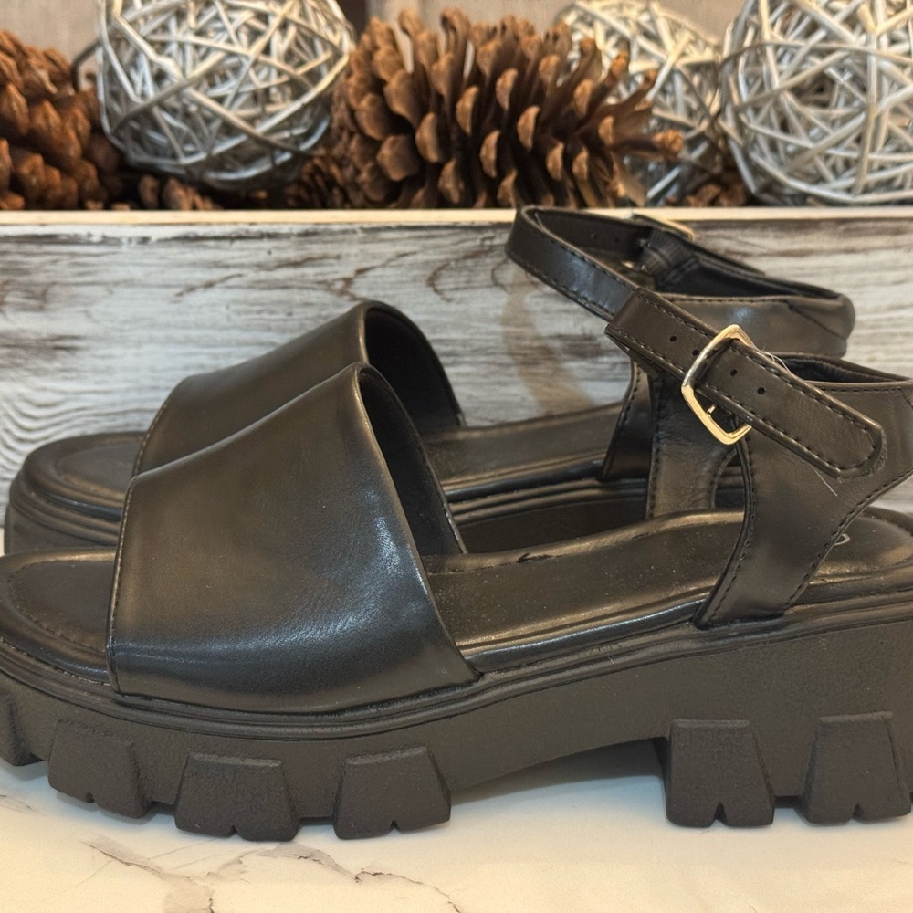 Black Chunky Sandals